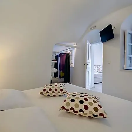 Dream Island 3* Fira (Santorini)