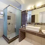 Dream Island 3* Fira (Santorini)