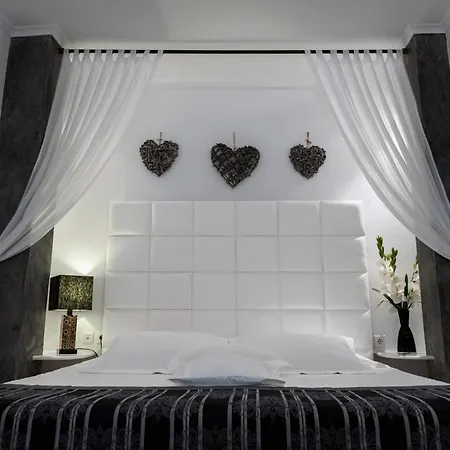 Dream Island 3* Fira (Santorini)