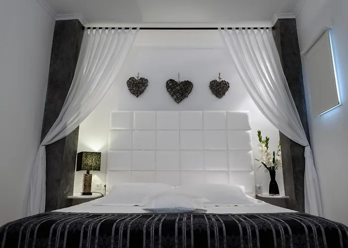 Dream Island 3* Fira (Santorini)